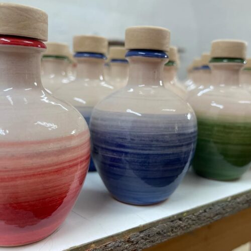 Jar-shaped oil cruet